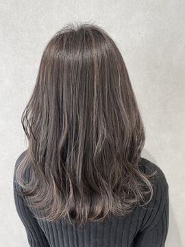 【京橋】≪月給20万円≫≪完全週休2日制≫≪実働8時間≫≪社会保険完備≫≪営業中レッスンで最短2年デビュー≫デザインカラーやアレンジを得意とする人気ヘアサロン！「marl.京橋（マールキョウバシ）」からアシスタント（美容師）の求人☆★