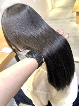 【宝塚】≪未経験・通信生・新卒生歓迎≫≪社会保険完備≫≪最短1年でスタイリストデビュー可能≫≪ウィッグ代半額負担≫≪独立支援あり≫髪質改善特化サロン！！文句なしの教育体制でしっかり学んで成長したい方必見！「Luis 宝塚（ルイスタカラヅカ）」からアシスタント（美容師）の求人★☆