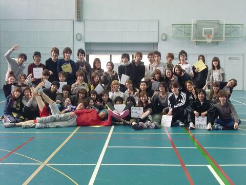 【逆瀬川】≪有給休暇あり≫≪選べる休日数≫≪月給18.5～22万円≫≪社会保険完備≫お客様に寄り添う丁寧な接客で人気！若者からママさんまで幅広い世代に愛されてます。デビュー後は時短勤務もあって将来も安心の「SARAJU 逆瀬川店（サラジュサカセガワテン）」からアシスタント（美容師）の求人☆★