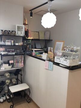 【JR甲子園口】未経験OK★地域密着型の超アットホームサロン♪お客様との距離も近い環境です「Aglaia（アグライア）」からネイリスト（ネイル）の求人★★