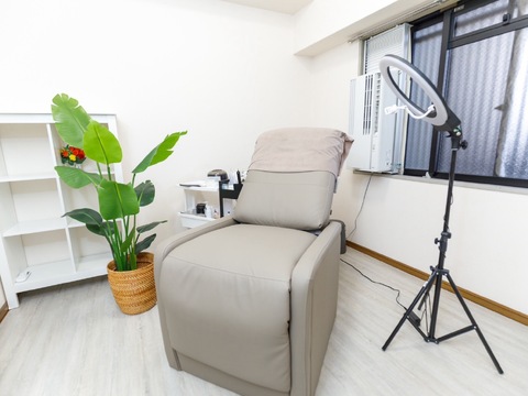 【寝屋川市駅】≪掛け持ちなし！≫≪カウンセリング重視≫≪18時閉店≫≪髪色ネイル自由≫≪人間関係も抜群≫OLさんや主婦の方に大人気のアットホームな働きやすいサロン「HARUHARU（ハルハル）」からアイリスト（アイデザイナー・まつ毛エクステ）の求人☆☆