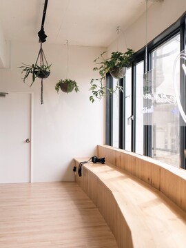 【苦楽園口】≪完全週休2日≫≪有給、夏季冬季休暇あり≫≪社会保険完備≫≪離職率0％！≫それぞれやりたい事を伸ばしていける環境！しっかり頑張りが反映される環境！！カフェのようなオシャレサロン「Ocean Hair & Life（オーシャンヘアアンドライフ）」からスタイリスト（美容師）の求人☆★☆