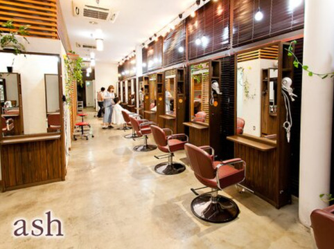 【井野】≪デザインカラーが人気≫≪19時半までには退勤可能≫≪産休育休実績あり≫外国人風カラーが大人気！スタッフ同士仲が良く、お給料・お休み・成長のすべてが叶うサロンです！「ash takasaki（アッシュタカサキ）」からスタイリスト（美容師）の求人☆★