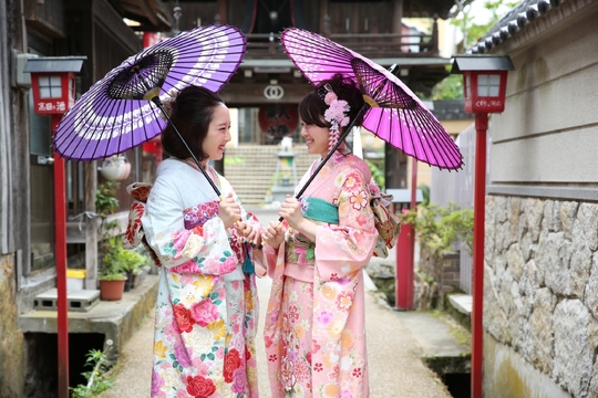 【大和八木】≪完全週休2日≫≪有給休暇あり≫≪土日休みも可≫≪社会保険完備≫お客様には親身に寄り添う、長くよい関係を築くサロン！退職金制度あり！長く安心して働ける、スタッフのことを考えるサロン「REGU NEXT（レグネクスト）」からスタイリスト（美容師）の求人！☆★☆