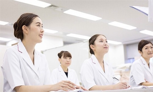 【町田駅】≪1day選考実施中≫≪産休育休取得率100％≫≪月10日休み≫≪土日祝休みOK≫ハイレベルな技術が身に付けられる研修体制を完備！抜群の集客力を誇る人気サロン！「シーズ・ラボ 町田店（シーズ・ラボマチダテン）」からエステティシャンの求人☆☆