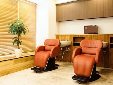 【麻布十番】≪完全週休2日制≫≪客単価10000円≫≪デザインカラーがウリ≫≪社会保険完備≫本格的なヘアセットや着付けの入客もできる！「D-COLOR（ディーカラー）」からスタイリスト（美容師）の求人☆★