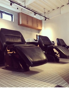 【自由が丘】≪新卒生OK≫≪社会保険完備≫≪単価1万円以上≫≪ママさんの応募歓迎≫丁寧なカウンセリング＆施術でリピート率アップ！「AUQWA 自由が丘（アウクワジユウガオカ）」からアシスタント（美容師）の求人☆★