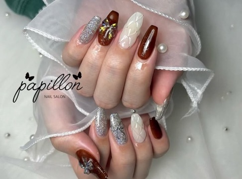 【王寺】≪髪色ネイル自由≫≪16時までの勤務OK≫≪ママさんの応募歓迎≫30代の女性を中心にシンプルなデザインが人気のサロン！オフィスネイルやワンホンネイルなど、派手すぎないメニューの入客が可能！「NAIL SALON papillon（ネイルサロンパピヨン）」からネイリスト（ネイル）の求人☆☆