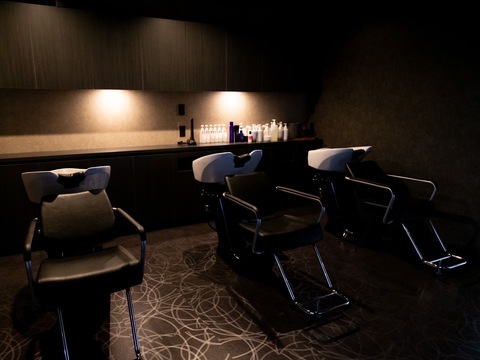 【松島】≪社会保険完備≫≪未経験・新卒生・通信生OK≫≪デビューまで最短2年≫≪日曜定休あり≫≪客単価1万円以上≫≪20時までに退勤可能≫≪ママさんの応募歓迎≫全国大会で優勝経験あり！デザインカラーが得意なサロン！「Liz.（リズ）」からアシスタント（美容師）の求人★☆