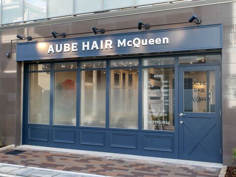 【流山おおたかの森】◆完全週休2日制・実働8時間、拘束9時間のシフト制・1年でのデビューカリキュラム◆などの働きやすい環境が人気！早期デビューが出来るので素早く売上を上げられるスタイリストになれます！トレンド発信サロン！「RAWR hair McQueen 流山店（ロアーへアーマックイーン）」からアシスタント（美容師）の求人☆★