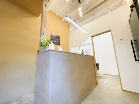 【武庫之荘】≪フレックスタイム制≫≪月10～12日休み≫≪土日休み、連休OK≫≪産休育休実績あり≫≪スタイリストオンリーサロン≫マンツーマン接客の高単価サロン！自分のペースで働きながら稼げる環境が整っています！「素髪計画 武庫之荘店（スガミケイカクムコノソウテン）」からスタイリスト（美容師）の求人☆★☆