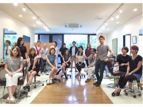 【大橋】《月7〜8日休み》《社保予定》入客チャンスありの環境でお仕事してみませんか JACK-IN-THE-BOX（ジャックインザボックス）★集客数が多いので、稼げるチャンスもあります！！スタイリスト（美容師）の求人☆☆