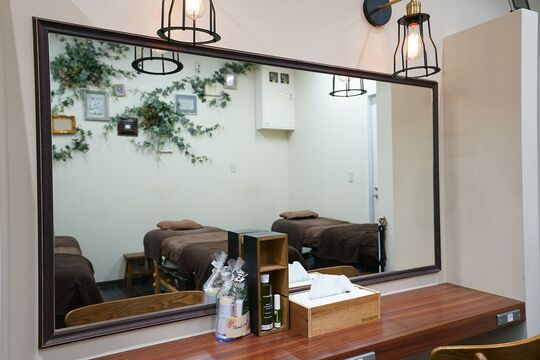 【海老名駅】◆業務委託or正社員◆トレンドを押さえたメニュー展開が人気！融通の利きやすいサロンなので、ママさんアイリストも多数活躍していますよ！技術指導も営業時間内にできるうのがうれしい「Sugar 海老名店（シュガーエビナテン）」からアイリスト（アイデザイナー・まつげエクステ）の求人☆☆