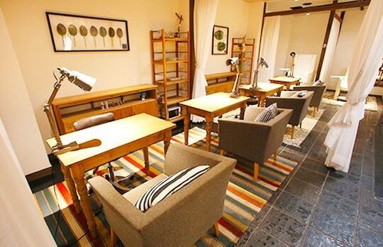 【金剛】≪完全週休2日制≫≪社会保険完備≫抜群のホスピタリティ！外部講習、勉強会など他サロンさんとの交流も多いので、技術だけじゃなく人間的にも成長できます！「mondo Emerald（モンドエメラルド）」からアシスタント（美容師）の求人★☆