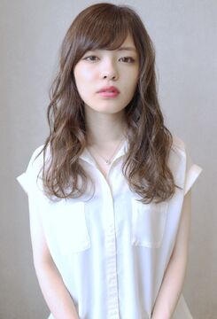 【住道】≪第2,3日曜休み≫≪月8,9日休み≫≪月給26万円≫≪自転車支給あり≫≪平均退社時間19時≫入客チャンスが多いサロンでどんどん経験を積んでいける！平均客単価1万円以上！自分のペースでプライベートも充実させたい方におすすめ！！「Laviere（ラヴィエール）」からスタイリスト（美容師）の求人☆★