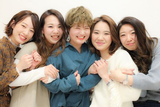 【摂津本山】≪社会保険完備≫≪完全週休2日制≫≪毎週日曜、月曜定休日≫≪有給休暇あり≫抜群の待遇を用意しています！やる気のある方一緒にやりましょう！集客もあり、レッスンも実践主義なので効率よく学べます！「CHLAN（クラン）」からアシスタント（美容師）の求人☆★