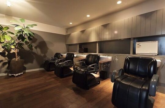 【葛西駅】≪お休み日数最大12日までOK・バースデイ休暇あり・社会保険完備≫充実した福利厚生面で自分らしく長く美容師ができる！お客様からの口コミが高評価のヘアサロン「hair&make Luxiel（ヘアーアンドメイクルシエル）」からスタイリスト（美容師）の求人★☆