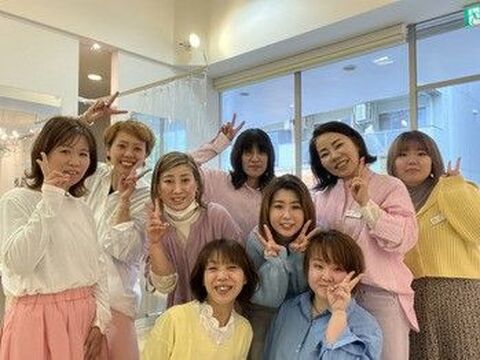 【住道】≪完全週休2日制＆社会保険完備≫充実の待遇面と働きやすさでスタッフさんの定着率！徹底したカウンセリングと提案力で、お客様から支持され続ける地域密着型サロン「Rapport（ラポート）」からスタイリスト（美容師）の求人☆☆