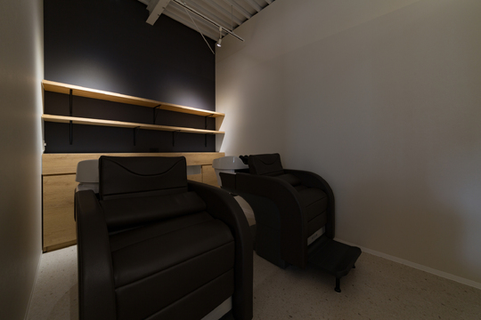 【京終】≪9:00～16:00までの営業≫≪定着率91％≫≪社会保険完備の日祝定休≫≪企業型iDeCoへ加入できる！≫≪レッスンや会議、ミーティングなどでの残業なし≫≪有休取得率100％≫≪産休育休復帰率100％≫≪退職金制度あり≫プライベートと両立しながら、長く勤めやすい女性スタッフonlyサロン「sen by emt（センバイエント）」からスタイリスト（美容師）の求人☆☆