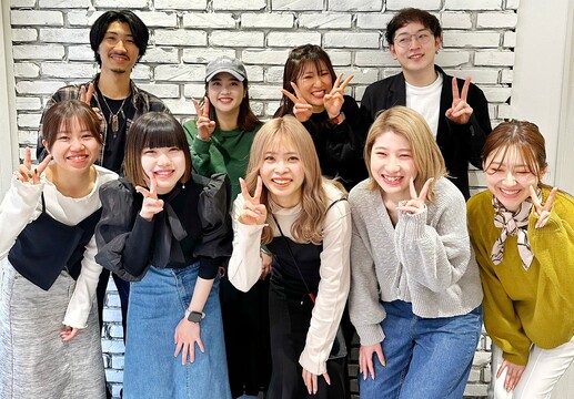 【四条烏丸】充実のお給料とお休み！！！スタッフ同士の人間関係抜群！！≪着付けセットサロン併設≫≪自然光いっぱいの撮影スペースもあり≫≪ヘアメイク撮影あり≫≪完全週休2日＆土日休みOK≫≪社会保険完備≫トレンドスタイルや撮影、ヘアメイク好きな方にもおすすめ！！楽しみながらみんなで成長できる「patou京都 四条烏丸（パトゥキョウトシジョウカラスマ）」からアシスタント（美容師）の求人☆★