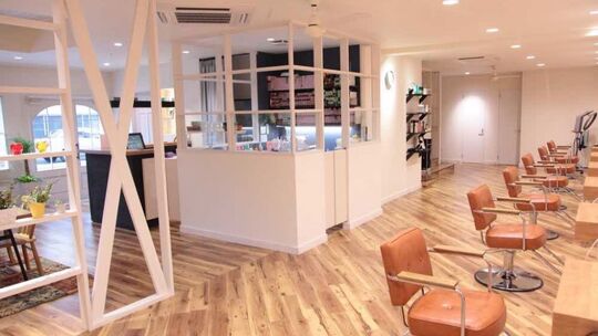 【西鉄久留米駅】≪業務委託≫技術売上50％還元！！お客様に寄り添う接客で長いお付き合いを目指すヘアサロン「faire（フェール）」からスタイリスト（美容師）の求人☆★☆