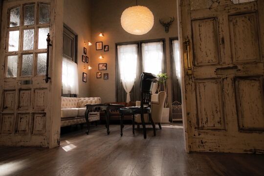 【茨木駅】≪パートさんも歓迎！時給1230円～≫≪休日数の選択可能≫≪月に1回、土日祝休みOK≫≪入社3年で月給50万円の実績あり≫≪月5〜9日休みを選択可能≫「スタッフ第一！」と考えるオーナーさんが楽しく働ける環境づくりに力を入れているお洒落でアットホームなサロン「hair design sCene North」からスタイリスト（美容師）の求人☆★☆