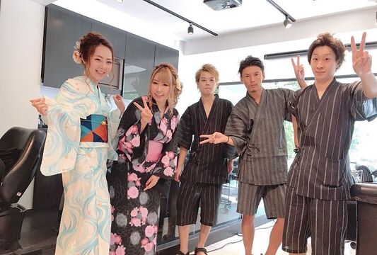 【四谷三丁目】≪完全週休2日制≫≪リピータ多数≫≪顧客をつけやすい環境≫改質改善や特許取得したトリートメントも採用しています。完全週休二日制と月6日休みの選択可能！こだわりの技術でリピーターが続出しているサロン「GRANZ hair design（グランツヘアーデザイン）」からスタイリスト（美容師）の求人★☆