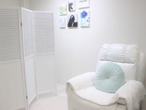 【長堀橋】高歩合、高時給！！≪正社員orパートアルバイトor業務委託から選べる雇用形態≫Wワークや時短勤務相談OKで、一人ひとりに合わせた働き方を提案！トレンドから定番まで幅広いメニューを取り揃えるアットホームサロン「Relier（ルリエ）」からアイリスト（まつげエクステ・まつげパーマ・アイブロウ）の求人★☆★