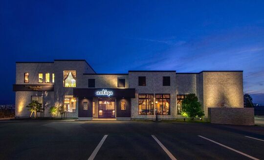 【小松駅】≪社会保険完備≫≪充実した教育体制≫≪営業中レッスンOK≫充実した福利厚生面で女性も働きやすいトータルビューティーサロン！「antiqa embel（アンティカアンベル）」からアシスタント（美容師）の求人☆★