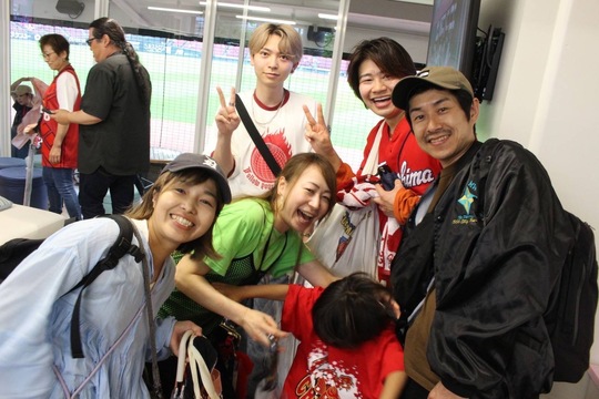 【八丁堀】≪実働8時間＆完全週休2日制≫プライベートも充実させることが可能。お昼代支給もある、嬉しい環境！ヘアダメージを最小限に抑えるオーガニック商材にこだわっているサロン「quii （クイ）」からアシスタント（美容師）の求人☆★