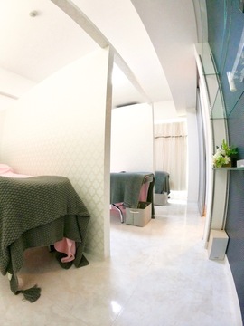 【江坂】≪月4～10日休みの選択制＆連休OK≫≪日曜は17時に退勤可能≫フラットラッシュ・ラッシュリフト専門店！プライベートも充実でき、長く仕事を続けられる環境があります！自分の技術を生かして働きたい方におススメ！「momo 江坂店（モモ エサカテン）」からアイリスト（まつげエクステ・まつげパーマ）の求人★☆★