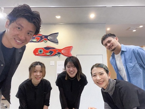 【烏丸】≪社会保険完備≫≪完全週休2日≫≪営業時間内レッスン≫アーユルヴェーダの発想を取り入れ、一人一人のお客様との時間を大切にしております！スパ個室完備のサロン「AMATORA SPA（アマトラスパ）」からスパニスト（美容師）の求人★☆