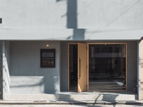 【駒川中野】≪平均月給30万円以上≫≪完全週休2日制・有給休暇あり≫≪社会保険完備≫地域密着のデザインカラーから髪質改善まで幅広く対応している人気ヘアサロン！厳選された商材や商品、豊富なカラー剤を取り揃え再来率が高いサロンです！「F+plus（エフプラス）」からスタイリスト（美容師）の求人★☆★