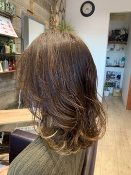 【尺土】≪月8日休み＆月給24万円スタート≫≪土日休みも相談OK≫新規の入客チャンスあり！！マンツーマンの接客とオーガニック系商材が人気のプライベートサロン「KILIG（キリグ）」からスタイリスト（美容師）の求人☆★