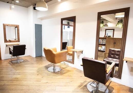 【川崎駅】◆自由出勤制・最低保障給あり・指名料100％還元・◆初めての業務委託でもサロンサポートが充実しており安心して働けます。様々な働き方の希望が叶うサロンAtria united（アトリアユナイテッド）からスタイリスト（美容師）の求人★☆