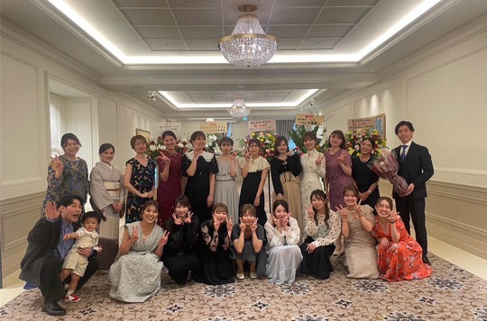 【門戸厄神】≪社会保険完備≫≪住宅手当あり≫より実践的に学びたい方にはピッタリの環境！技術も接客もワンランク上のスタイリストを目指しましょう！着付け・メイク・まつげパーマなども取り扱うサロン「aimer（エメ）」からアシスタント（美容師）の求人☆★☆