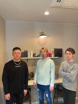 【兵庫町北】≪社会保険完備・土日のお休みOK・19時までに退勤可能・月8,9日のお休み≫カットデビューまで2年内が目標！！幅広いスタイルのなかでもフェードが人気！！プライベートとお仕事のメリハリを大切にしているバーバーショップ「COZY+39（コージープラスサンジュウキュウ）」からアシスタント（理容室）の求人★☆★