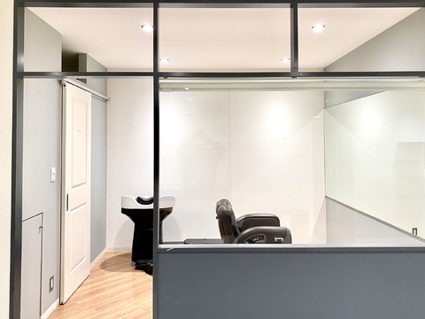 【深井】≪社会保険完備≫≪完全週休2日制≫≪スタイリストデビュー最短1年半≫充実した福利厚生で長く働ける環境です！幅広い年齢層から愛されるアットホームサロン！「cuore（クオーレ）」からアシスタント（美容師）の求人☆★