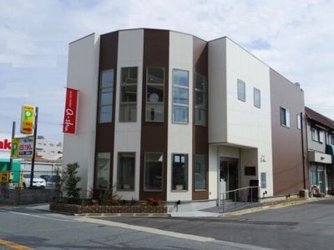 【鴻池新田】◆社会保険完備◆全ての人に利用していただけるユニバーサルデザインのトータルビューティーサロンHAIR MODE a・shu (ヘアーモードアッシュ)からアシスタント(美容師)の求人★☆