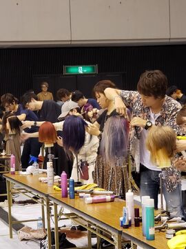 【河内磐船】≪月7,8日休み≫≪第3日曜定休≫≪平均退社時間19時30分≫営業時間内レッスン可能！営業中は1時間の休憩もありスタッフが働きやすいサロン！メイクや着付けも学べるので幅広く学びたい方にオススメ◎「Hair Make TWINS（ヘアーメイクツインズ）」からアシスタント（美容師）の求人☆★☆