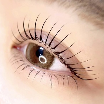 【自由が丘】≪18時閉店≫≪産休育休実績あり≫≪社会保険完備≫業界では珍しい18時閉店のサロンさんで、プライベートの時間もしっかり確保できます！可愛い店内でモチベーションアップ間違いなし！「Luria 自由が丘店（ルリアジユウガオカテン）」からネイリスト（ネイル）の求人☆☆