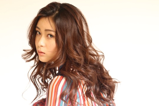 【武庫之荘】正社員、業務委託からライフスタイルに合わせた勤務が選択可能！≪社会保険加入OK≫≪指名／フリーともに50％の高還元＋指名料100％バックで保証給もあり≫カウンセリング重視のマンツーマンスタイルを基本に、お客様ともしっかり関われる環境です！新規、フリー毎月100名以上で入客チャンス大！アイラッシュの技術も学べます「calidad（カリダ）」からスタイリスト（美容師）の求人☆☆