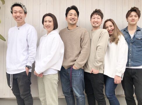 【横堤】≪20時までに退勤可能≫≪月ごとに休みの数を7or8日で選択可能≫≪美容室併設≫≪キッズスペースあり≫美容師兼任や時短勤務など幅広いサロンワークが叶います！メニュー内容や商材、働き方など、スタッフの意見を積極的に取り入れております！！スタッフさん同士がとっても仲良し「un Lino（リノ）」からアイリスト（まつげエクステ・まつげパーマ）の求人☆☆