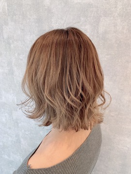 【平野】≪社会保険完備≫≪薬剤やメニューの相談OK≫≪19時までに退勤可能≫≪ママさん歓迎・勤務時間の相談可能≫幅広い客層のお客様が来店されるサロン！落ち着いた雰囲気の内装も人気の秘訣！「hair art lino（ヘアアートリノ）」からスタイリスト（美容師）の求人☆★