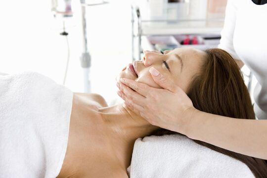 【はなみずき通】≪完全週休2日・社会保険完備・住宅補助・年1回最大9連休可能≫好条件のお店！トータルビューティーサロンです☆”HAIR＆ESTHE Rian nagakute（ヘアーアンドエステリアンナガクテ）”からエステティシャンの求人★★