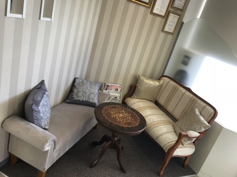 【西宮北口】≪社会保険完備≫≪月9日休み≫≪産休育休取得実績あり≫≪未経験・新卒生OK≫美容に興味がある方大歓迎！外部講習・セミナーなど学べる環境が充実しているため、安心して技術習得ができますよ！「ESCOS 西宮北口店（エスコスニシノミヤキタグチテン）」からエステティシャンの求人☆☆