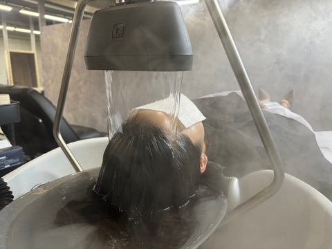 【下大利】≪勤務時間、お休みは自由・還元率UP制度あり・駅チカ≫融通の利く働き方ができるのでママさん美容師も大歓迎！！高品質な薬剤、上質な空間を提供しお客様の笑顔を創ります！！新規のお客様が多い大人気の業務委託サロン「Dalahast Hair Salon（ダーラヘストヘアーサロン）」からスタイリスト（美容師）の求人☆★