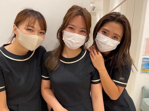 【大阪梅田】≪月8日休み≫≪社会保険完備≫≪早番遅番の2交代≫トレンド発信サロン！完全個室のエステサロン「Silk de River 大阪店（シルクドリバーオオサカテン）」からエステティシャンの求人☆☆