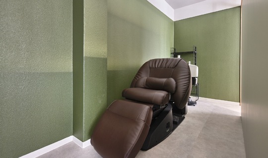 【太子橋今市】≪中途採用を積極的に行っています◎≫≪完全週休2日制≫≪平均客単価13000円≫≪有給休暇あり≫≪交通費支給あり≫大手で教育担当してたオーナーから再来率を増やせるノウハウが学べる！！客単価13000円と高単価なので数をこなさずとも売上立てられる！！「SUSOL（スソル）」からスタイリスト（美容室）の求人☆★