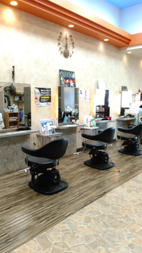 【黄檗】■平均退社19時半■今までの経験をしっかりと生かして働ける環境があります♪幅広い年齢層のお客様が来店され、近い距離で関われるサロンTikal（ティカル）からスタイリスト（美容師）の求人☆★